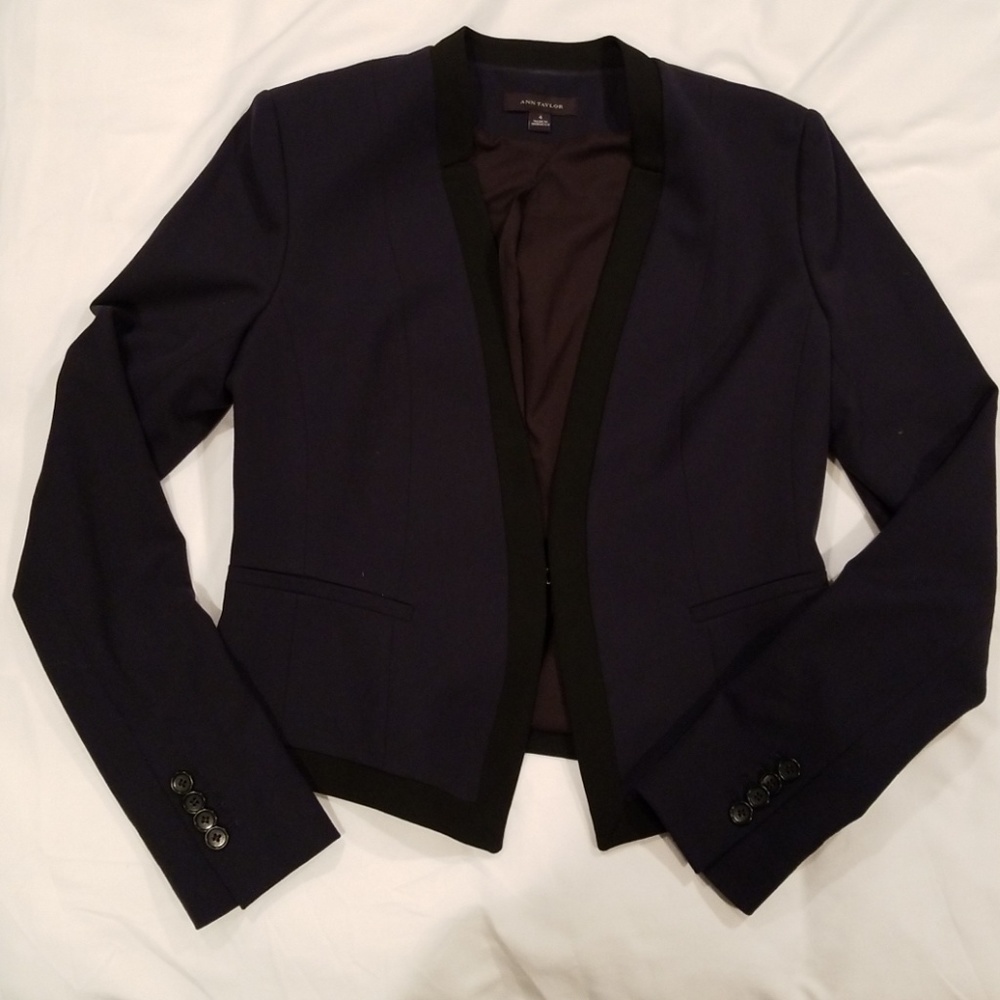 Classy chic Ann Taylor blazer